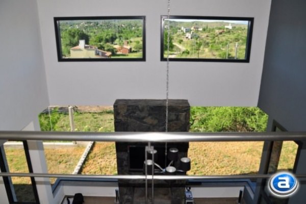 HERMOSA CASA PARA 8 EN Bº CERRADO CON PILETA 