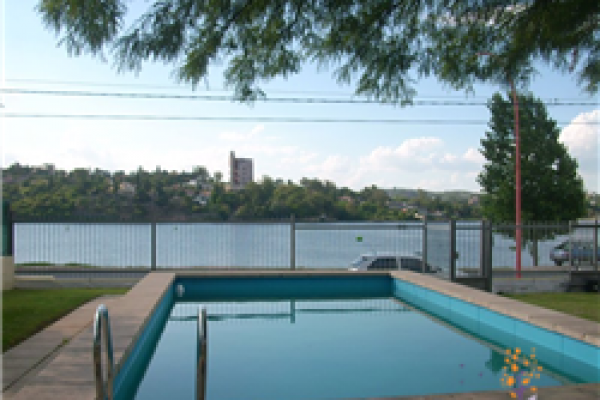 cASA PARA 6 PERSONAS FRENTE AL LAGO! PARQUE - PILETA- VISTA INCREIBLE