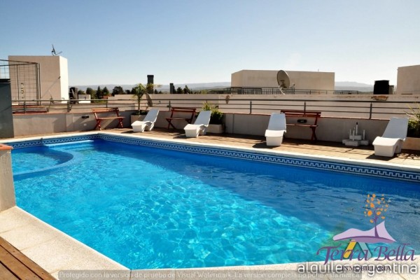 DEPARTAMENTOS CENTRICOS 1 Y 2 DORMITORIOS CON PILETA. COCHERA. QUINCHI