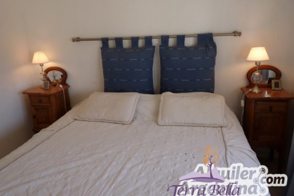 CASA PARA 8/10  SOBRE EL LAGO SAN ROQUE. HERMOSA VISTA. PILETA (COMPARTIDA)