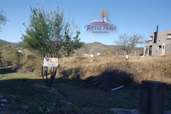 TERRENO EN BARRIO CERRADO 