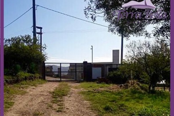 MUY LINDA CASA CON HERMOSA VISTA AL LAGO SAN ROQUE