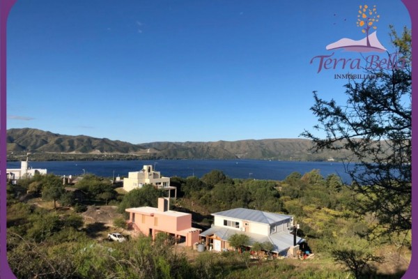 MUY LINDA CASA CON HERMOSA VISTA AL LAGO SAN ROQUE