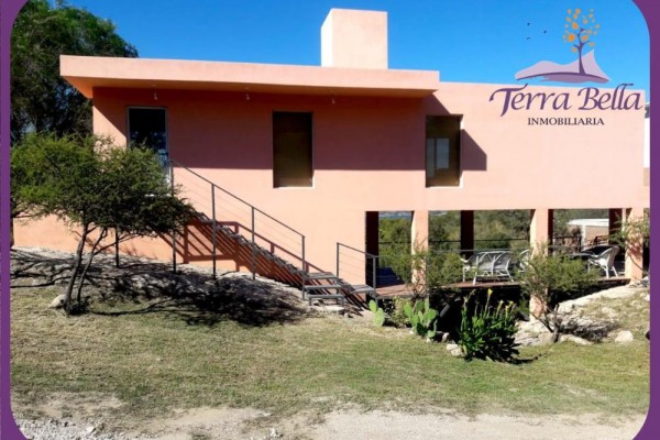 MUY LINDA CASA CON HERMOSA VISTA AL LAGO SAN ROQUE