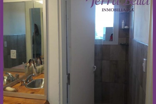 MUY LINDA CASA CON HERMOSA VISTA AL LAGO SAN ROQUE