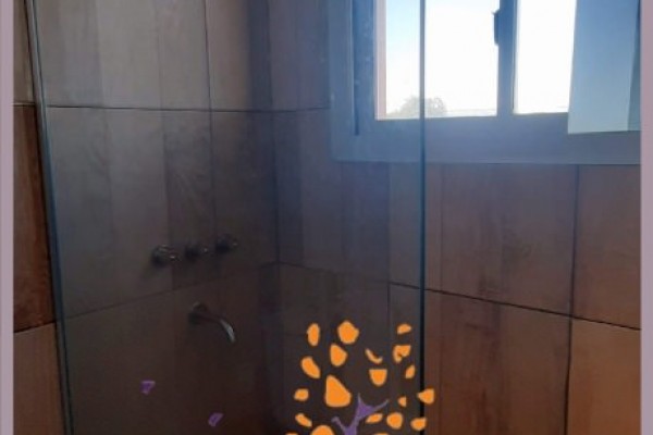 MUY LINDA CASA CON HERMOSA VISTA AL LAGO SAN ROQUE