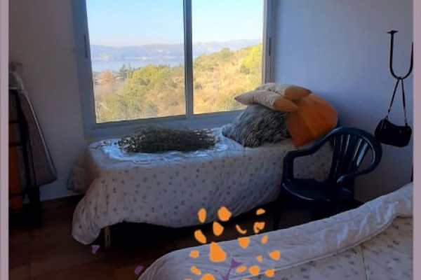 MUY LINDA CASA CON HERMOSA VISTA AL LAGO SAN ROQUE