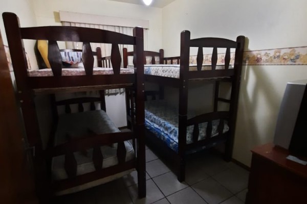 AMPLIO DEPTO PARA 8/10 PERSONAS 3 DORMITORIOS A 30 METROS DEL MAR