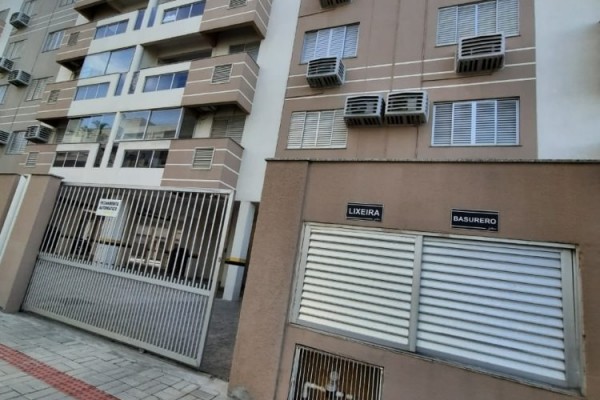 AMPLIO DEPTO PARA 8/10 PERSONAS 3 DORMITORIOS A 30 METROS DEL MAR