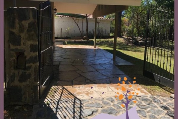 CASA 2 DORM + DEPTO + QUINCHO CON PILETA