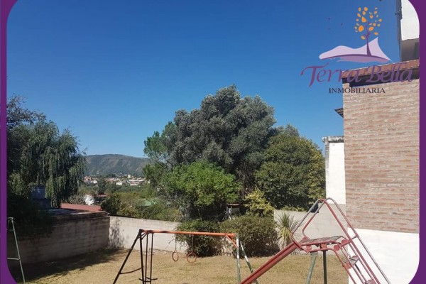 MUY LINDA CASA, MODERNA CON HERMOSA VISTA PROXIMA AL RIO