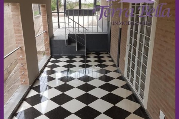 MUY LINDA CASA, MODERNA CON HERMOSA VISTA PROXIMA AL RIO