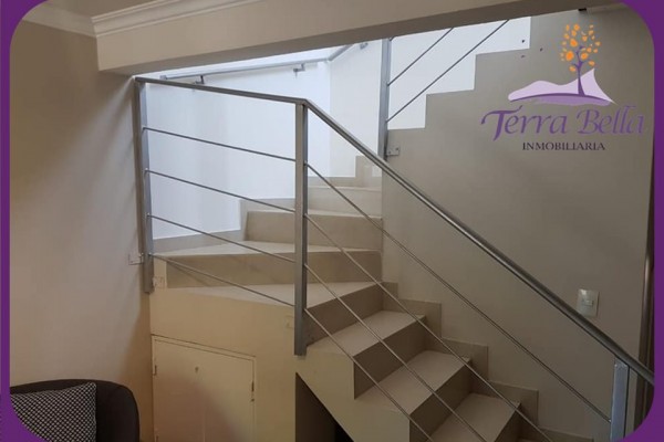 MUY LINDA CASA, MODERNA CON HERMOSA VISTA PROXIMA AL RIO