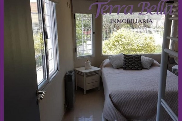 MUY LINDA CASA, MODERNA CON HERMOSA VISTA PROXIMA AL RIO