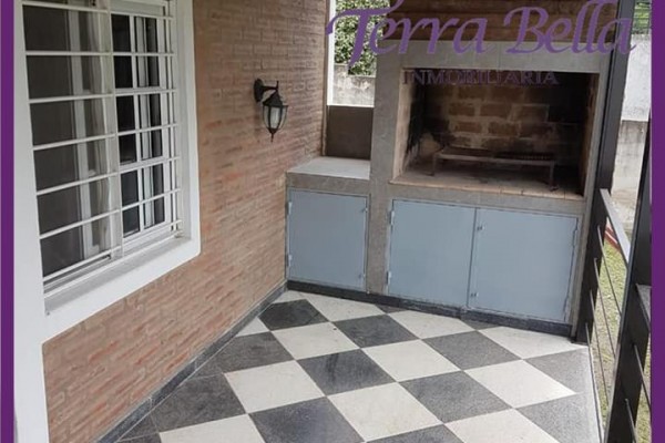 MUY LINDA CASA, MODERNA CON HERMOSA VISTA PROXIMA AL RIO