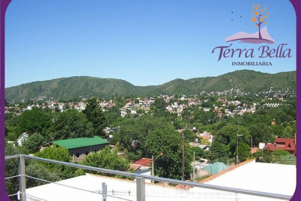 MUY LINDA CASA, MODERNA CON HERMOSA VISTA PROXIMA AL RIO