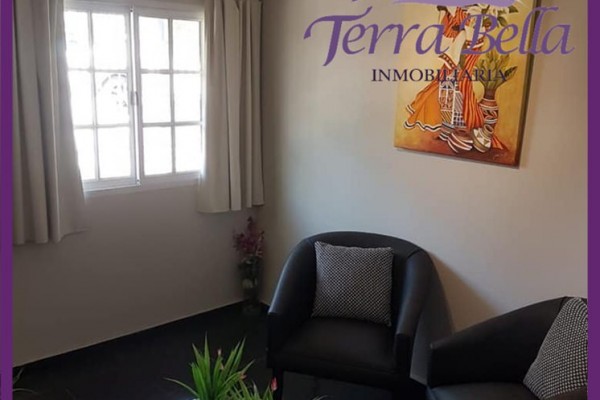 MUY LINDA CASA, MODERNA CON HERMOSA VISTA PROXIMA AL RIO