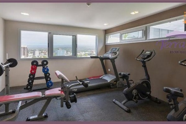 DEPARTAMENTO DE CATGORIA EN TORRE OPERA. CENTRICO. CON PISCINA, QUICHO, GIMNASIO, COCHERA