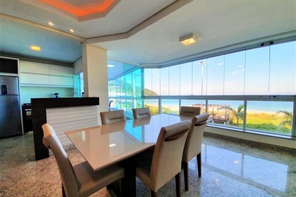 HERMOSO DEPARTAMENTO FRENTE AL MAR PARA 8 PERSONAS