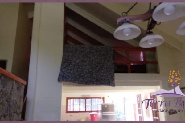 HERMOSA PROPIEDAD CON PARQUE Y PISCINA