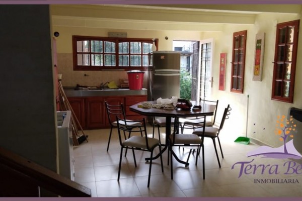 HERMOSA PROPIEDAD CON PARQUE Y PISCINA