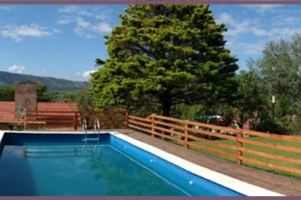 HERMOSA PROPIEDAD CON PARQUE Y PISCINA