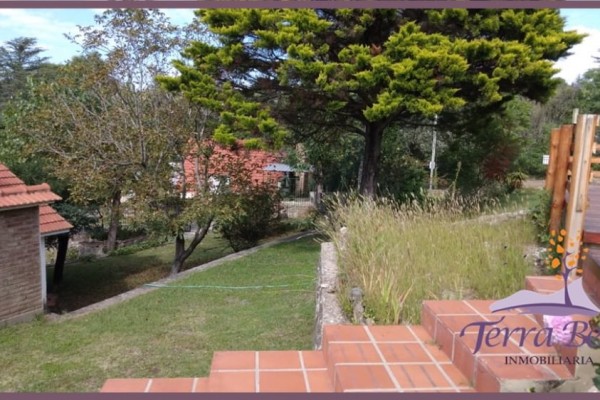 HERMOSA PROPIEDAD CON PARQUE Y PISCINA