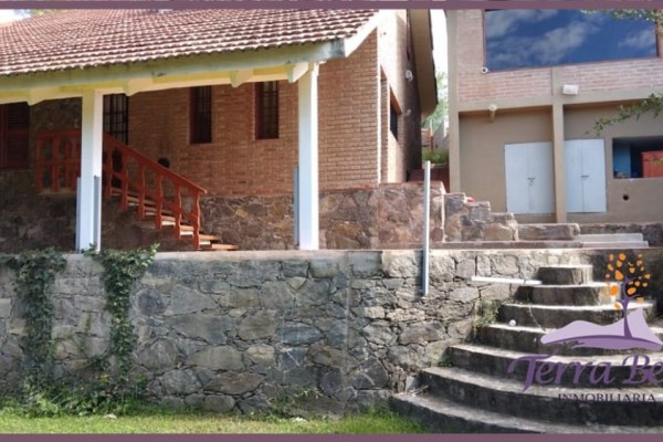 HERMOSA PROPIEDAD CON PARQUE Y PISCINA