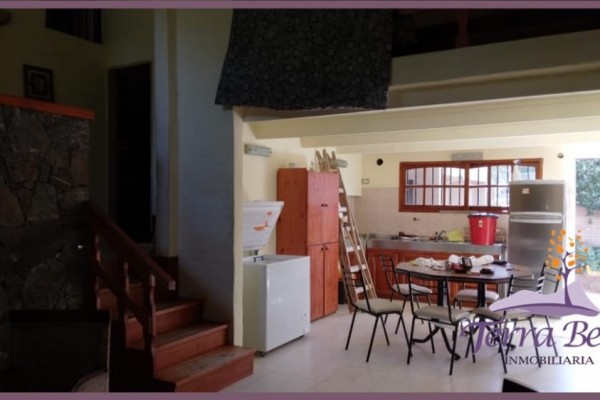 HERMOSA PROPIEDAD CON PARQUE Y PISCINA