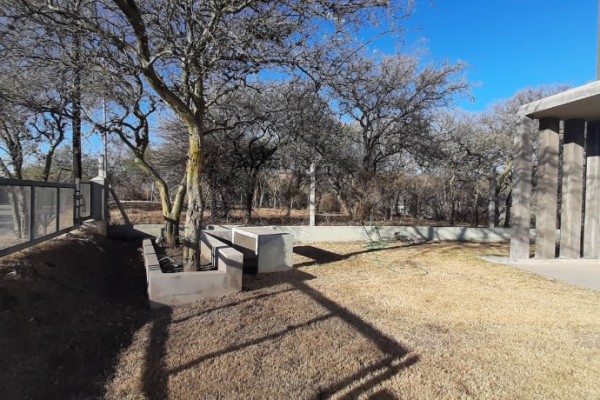 HERMOSA CASA DE CATEGORIA PARA 11 PERSONAS CON PILETA, QUINCHO, VISTA 