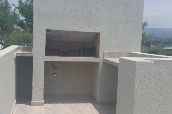 HERMOSA CASA DE CATEGORIA PARA 11 PERSONAS CON PILETA, QUINCHO, VISTA 