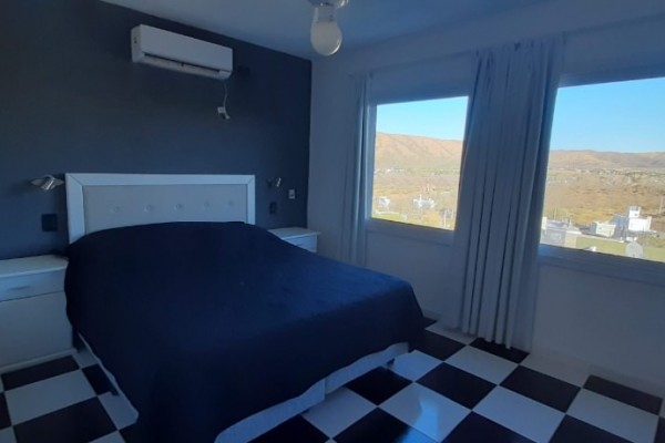 HERMOSA CASA DE CATEGORIA PARA 11 PERSONAS CON PILETA, QUINCHO, VISTA 