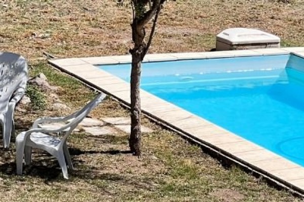 HERMOSO COMPLEJO EN BARRIO CERRADO CON PILETA Y PARRILLA