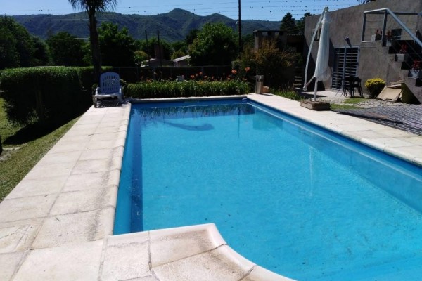 COMPLEJO DE CABAÑAS PARA 2  A 6 PERSONAS CON PISCINA, COCHERA, PARRILLA, PARQUE