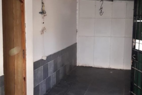 CASA CON PARQUE EN BARRIO SOL Y RIO