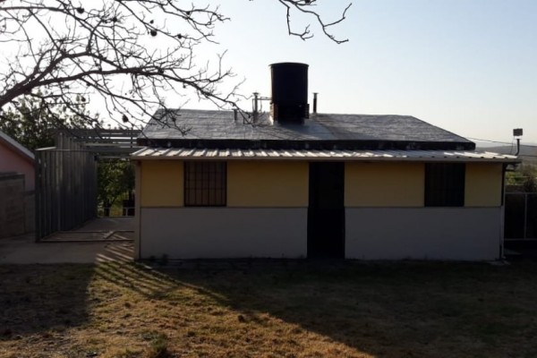 CASA CON PARQUE EN BARRIO SOL Y RIO