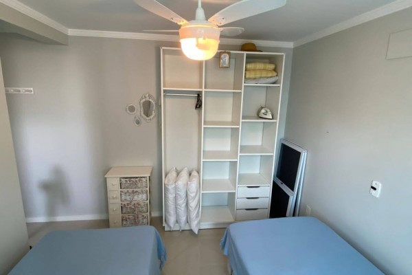 HERMOSO DEPARTAMENTO AMPLIO PARA 6 A 100 METROS DEL MAR