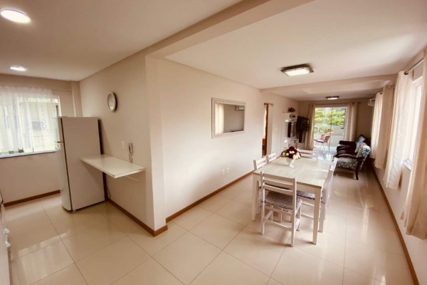 CÓMODOS DEPARTAMENTOS A 100 METROS DEL MAR PARA 12 PERSONAS