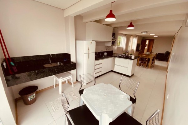 CÓMODOS DEPARTAMENTOS A 100 METROS DEL MAR PARA 12 PERSONAS