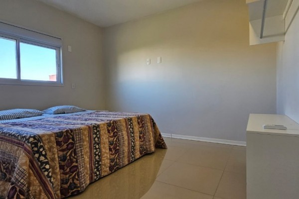 DEPARTAMENTO EN INGLESES PARA 6 PERSONAS