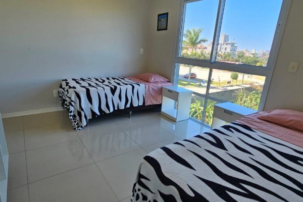 DEPARTAMENTO EN INGLESES PARA 6 PERSONAS