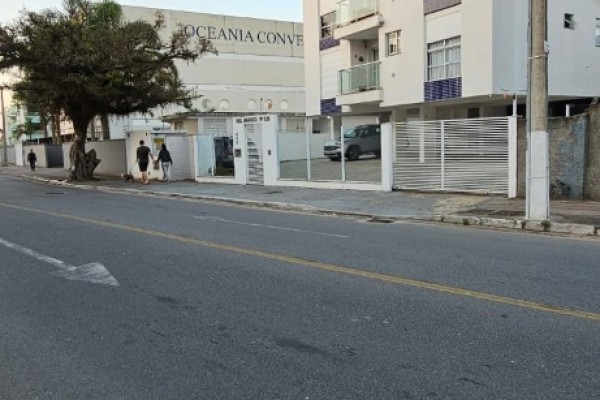 DEPARTAMENTO EN INGLESES PARA 6 PERSONAS