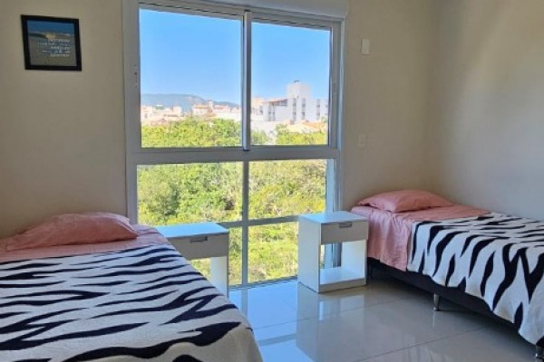 DEPARTAMENTO EN INGLESES PARA 6 PERSONAS