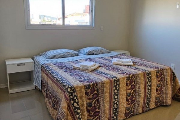 DEPARTAMENTO EN INGLESES PARA 6 PERSONAS