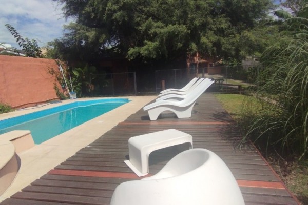 DUPLEX PARA 2 A 6 PERSONAS CON PILETA COMPARTIDA. PARRILLA. COCHERA. EQUIPAMIENTO FULL