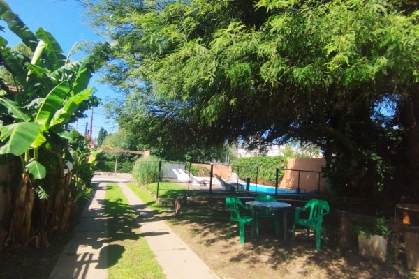 DUPLEX PARA 2 A 6 PERSONAS CON PILETA COMPARTIDA. PARRILLA. COCHERA. EQUIPAMIENTO FULL