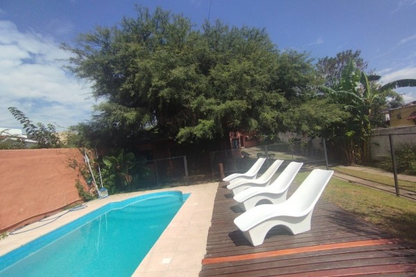 DUPLEX PARA 2 A 6 PERSONAS CON PILETA COMPARTIDA. PARRILLA. COCHERA. EQUIPAMIENTO FULL
