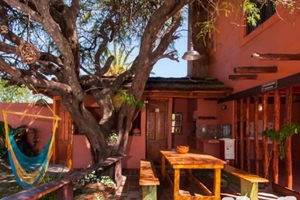 DUPLEX PARA 2 A 6 PERSONAS CON PILETA COMPARTIDA. PARRILLA. COCHERA. EQUIPAMIENTO FULL