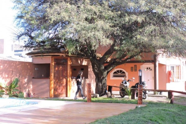 DUPLEX PARA 2 A 6 PERSONAS CON PILETA COMPARTIDA. PARRILLA. COCHERA. EQUIPAMIENTO FULL