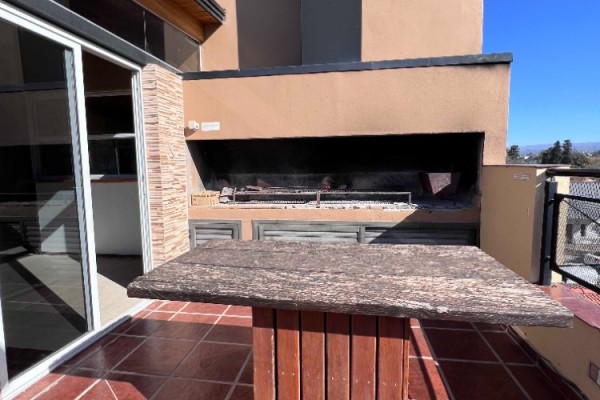 DEPARTAMENTO PARA 4 PERSONAS CON PILETA, COCHERA, QUINCHO A METROS DEL LAGO SAN ROQUE